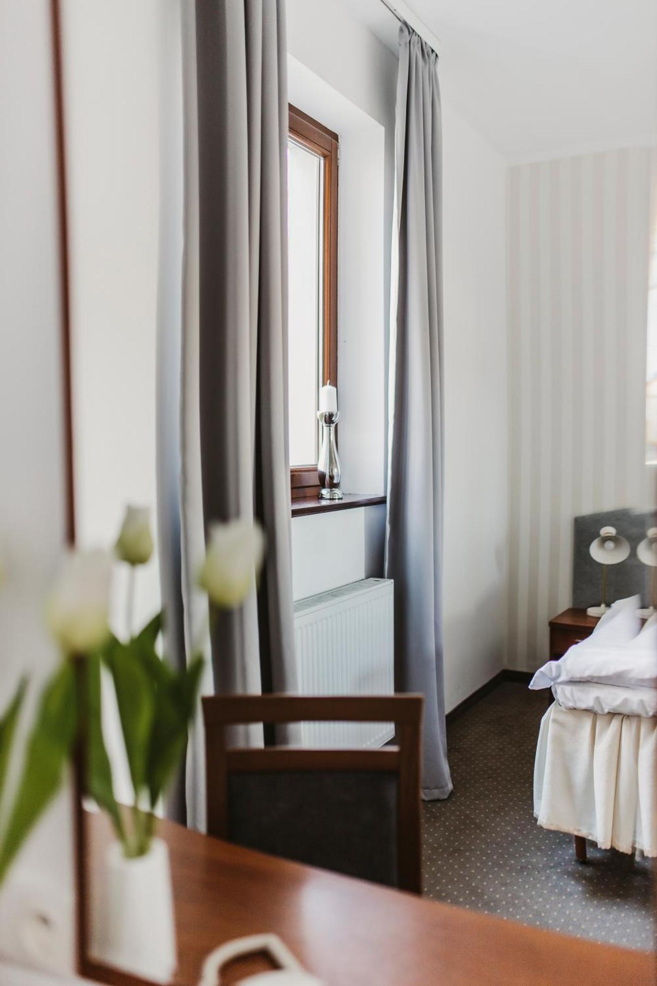 Hotel I Restauracja Borowianka Ostrów Wielkopolski Eksteriør bilde