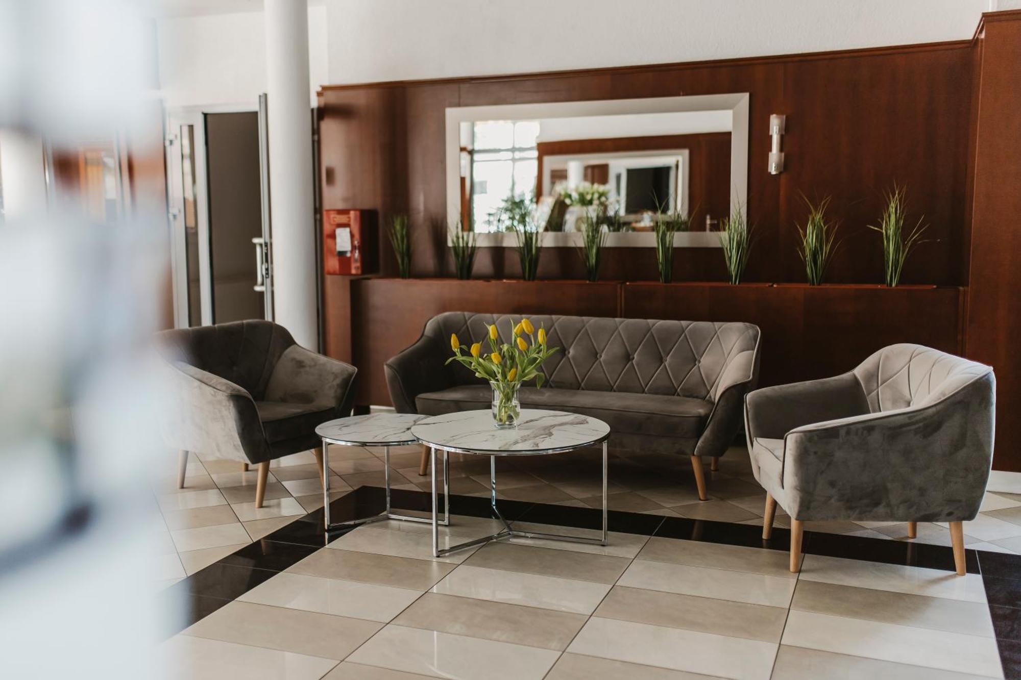 Hotel I Restauracja Borowianka Ostrów Wielkopolski Eksteriør bilde