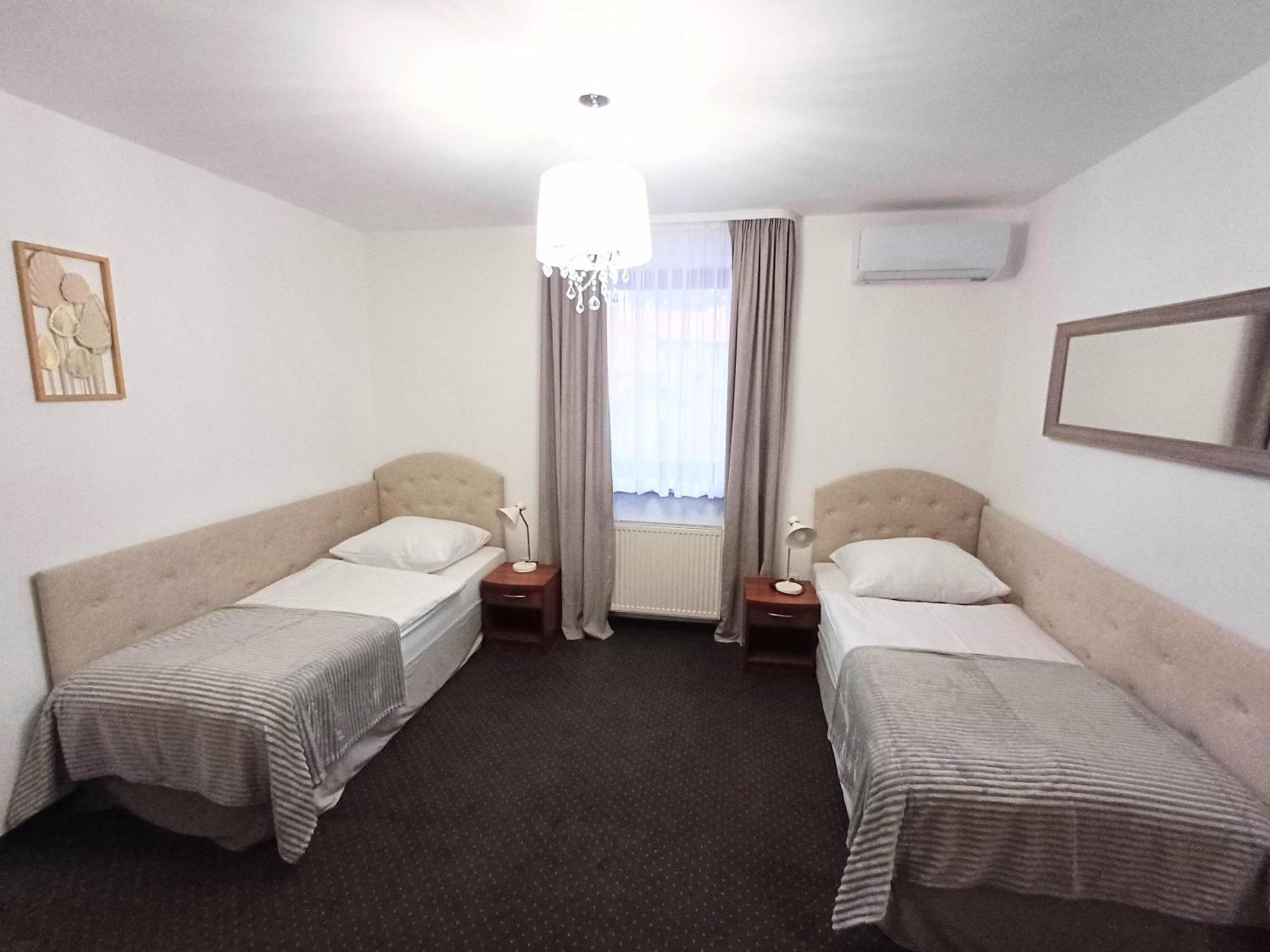 Hotel I Restauracja Borowianka Ostrów Wielkopolski Eksteriør bilde