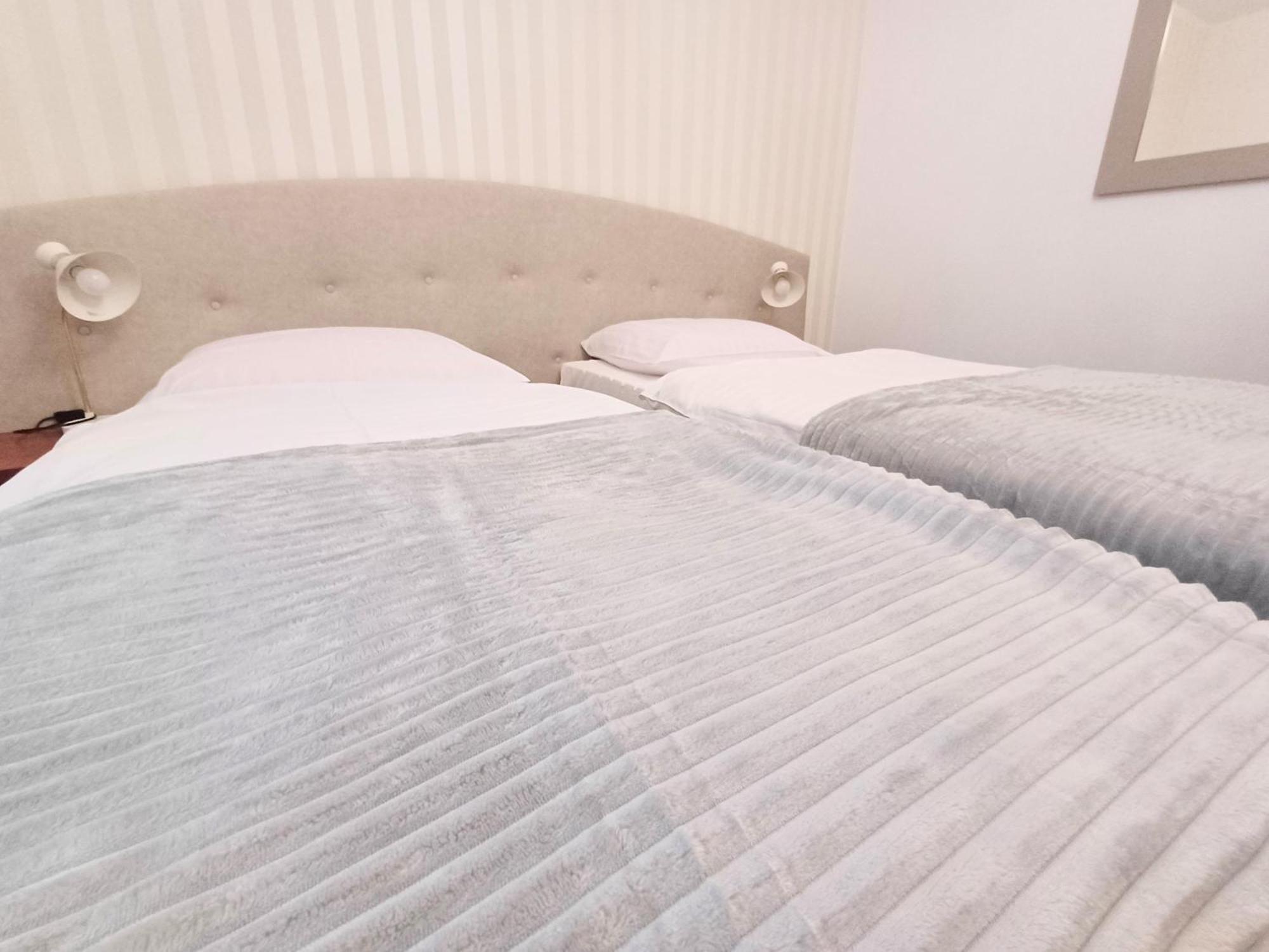 Hotel I Restauracja Borowianka Ostrów Wielkopolski Eksteriør bilde