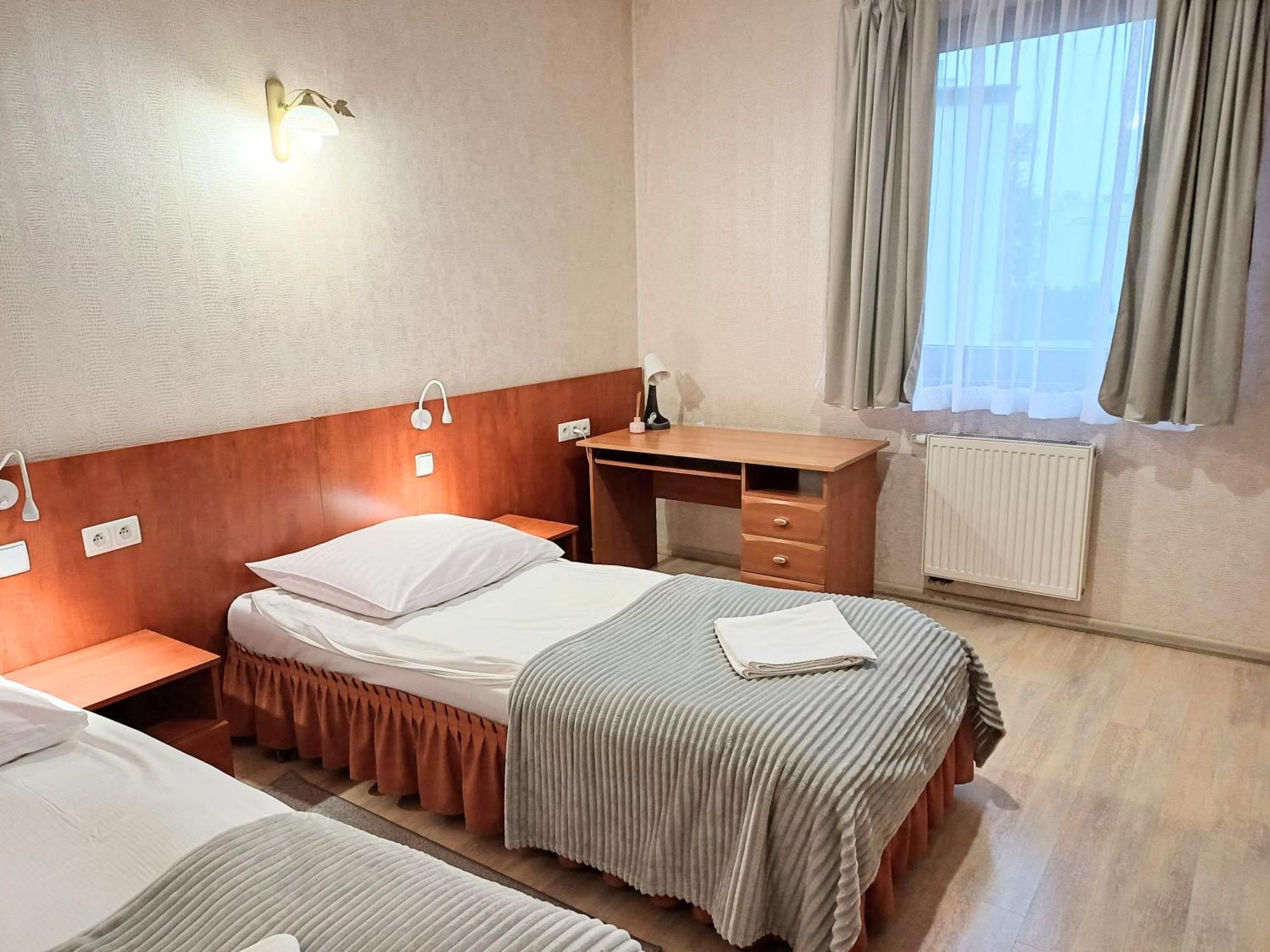 Hotel I Restauracja Borowianka Ostrów Wielkopolski Eksteriør bilde