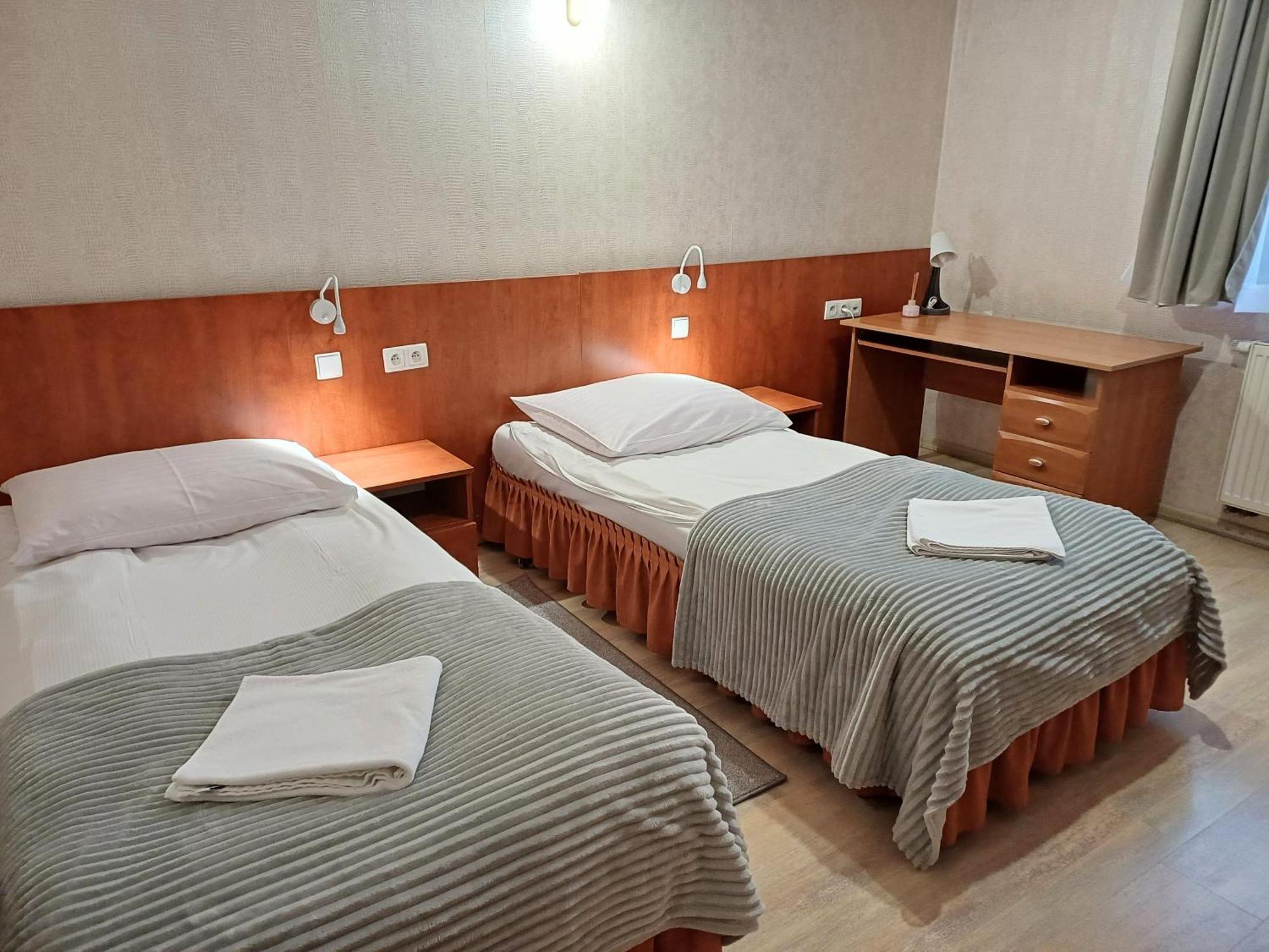 Hotel I Restauracja Borowianka Ostrów Wielkopolski Eksteriør bilde