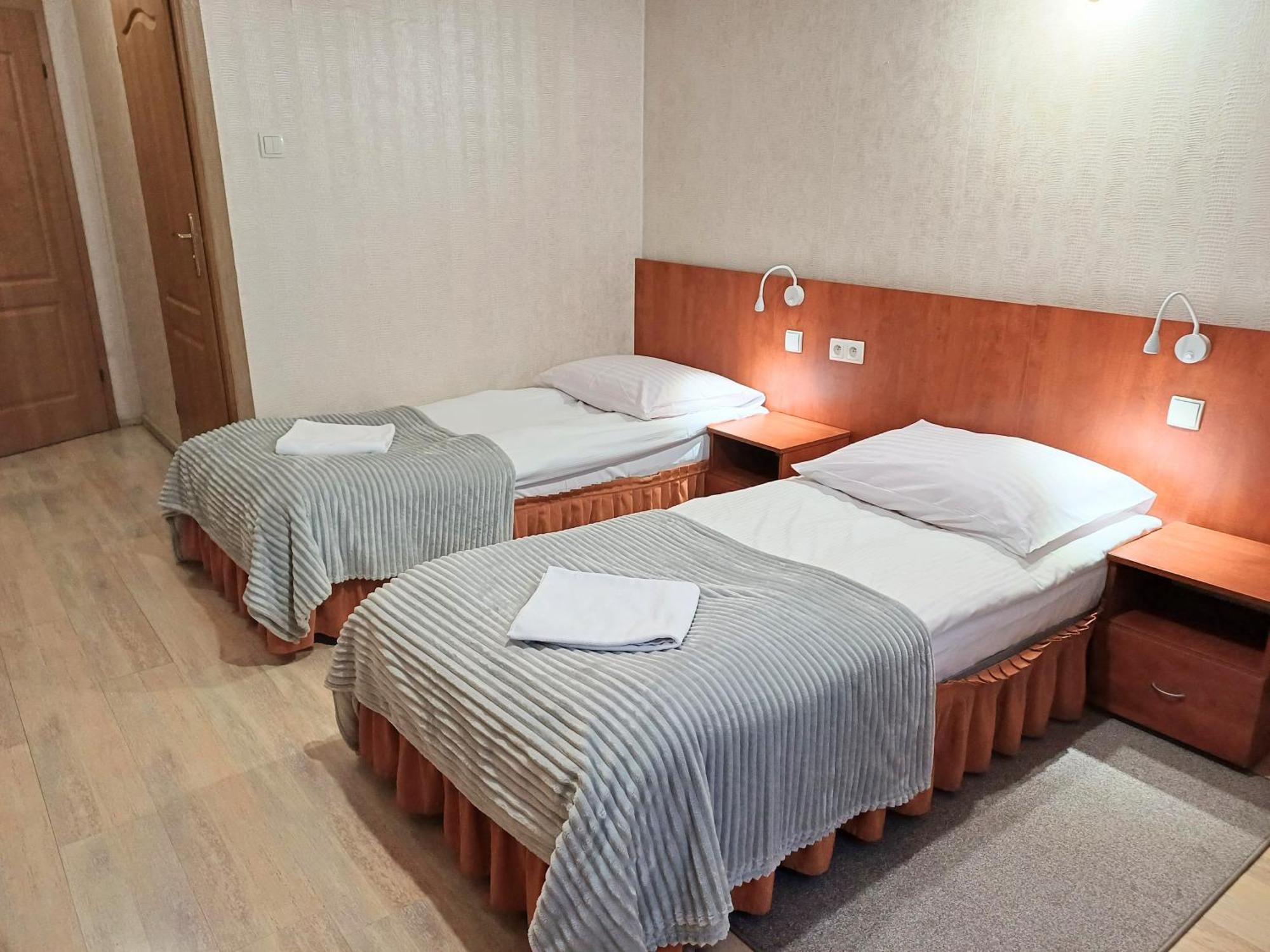 Hotel I Restauracja Borowianka Ostrów Wielkopolski Eksteriør bilde