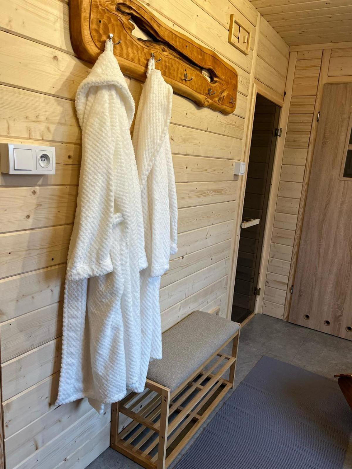 Hotel I Restauracja Borowianka Ostrów Wielkopolski Eksteriør bilde